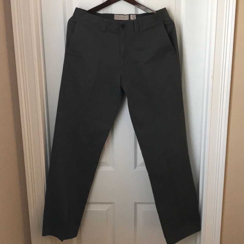 Old Navy Flat Front Classic Khaki Size 33/34